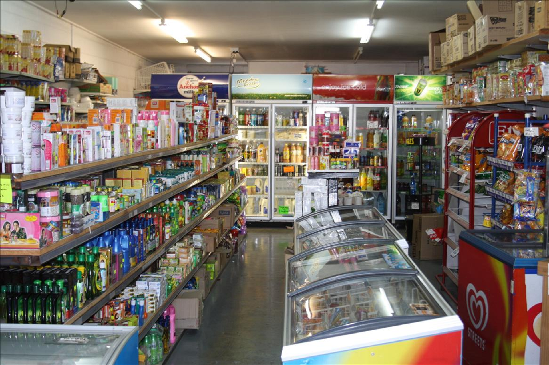Cửa hàng tạp hóa